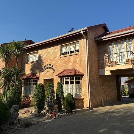 Rooiberg View Clarens Acomodação com café da manhã Exterior foto